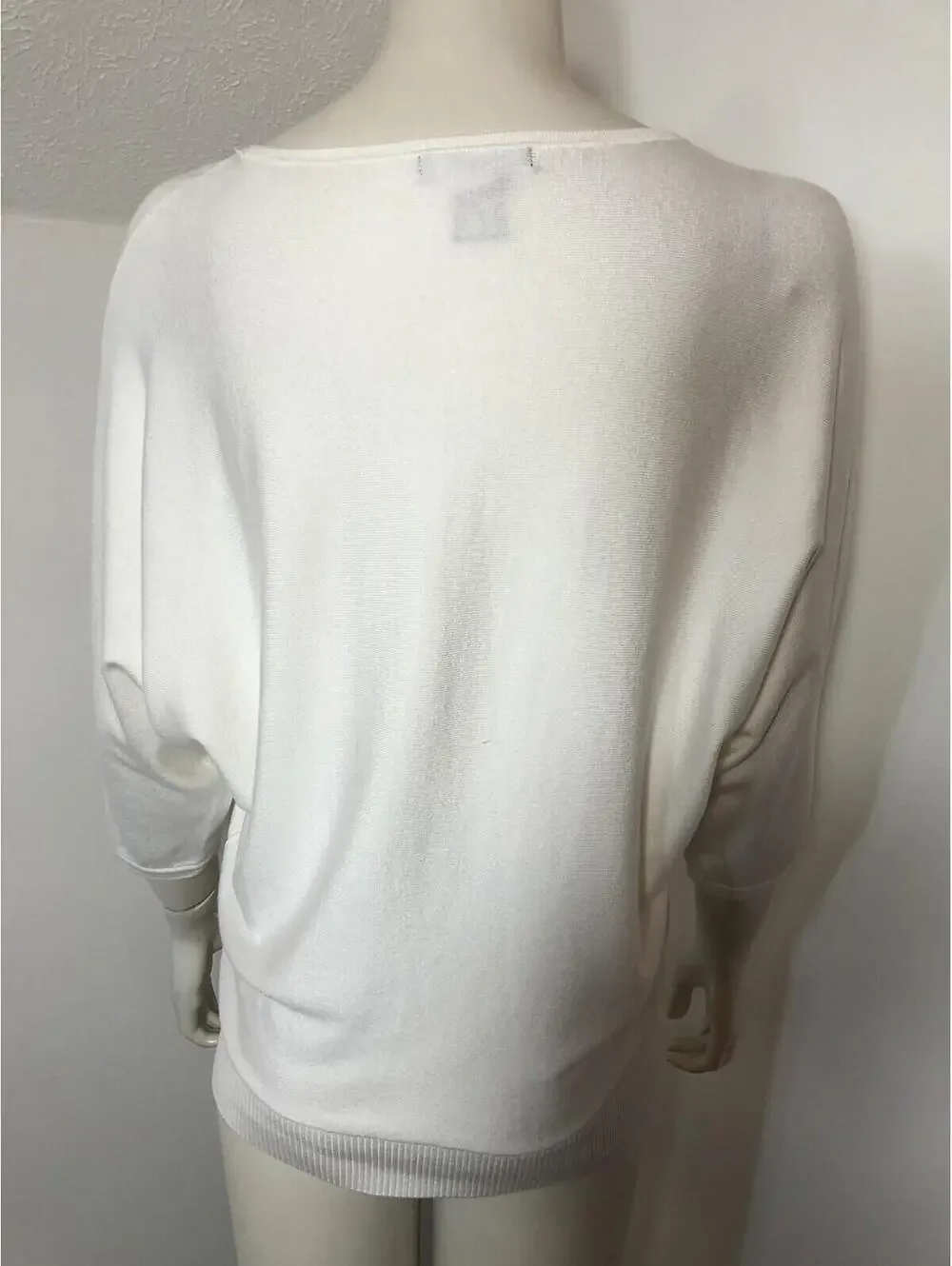 Chelsea Theodore Womens Small White Sweater V Neck 3/4 Sleeves Gold buttons Soft